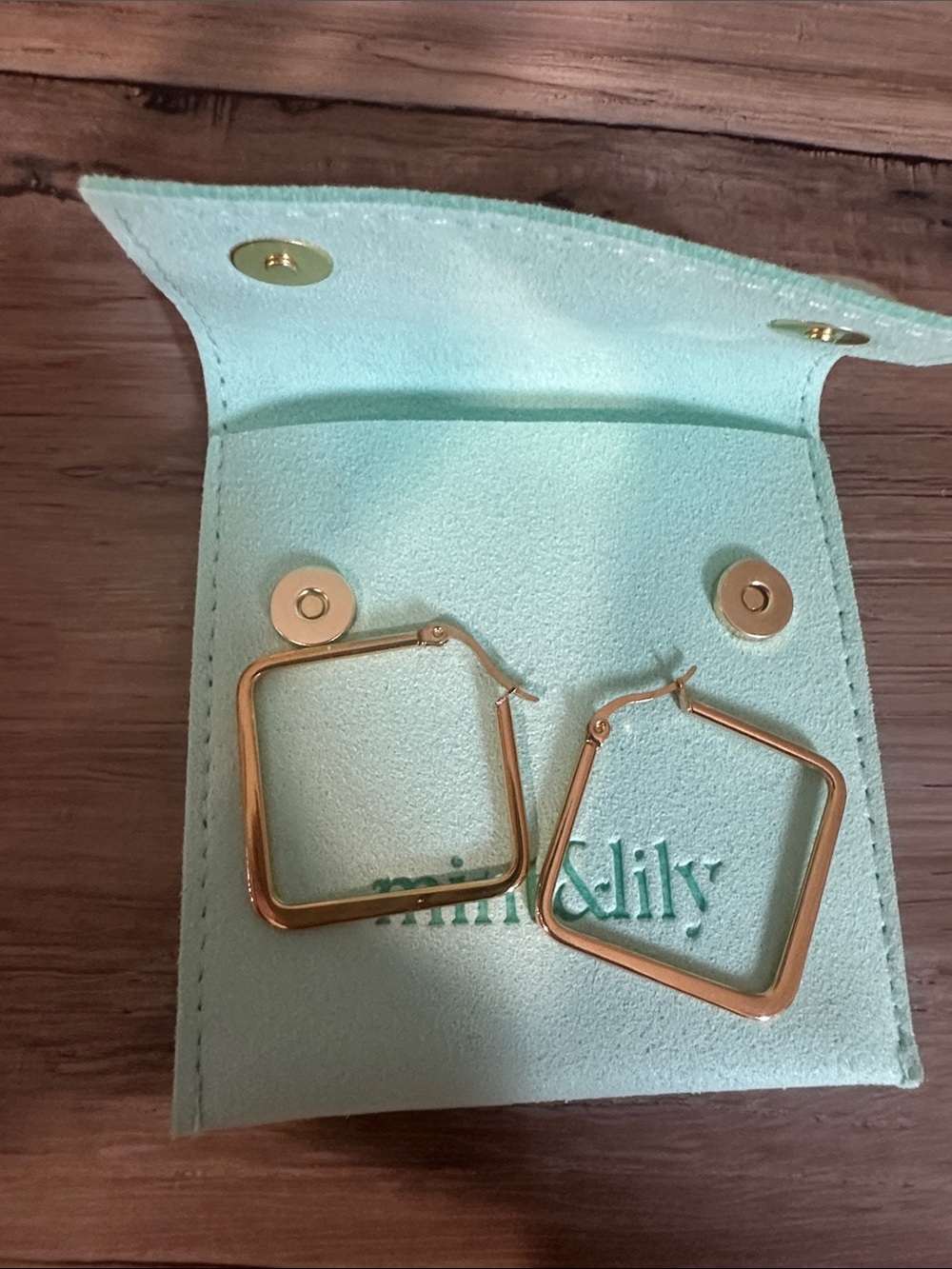 Gold Square Hoop Earrings — Mimi & Lily Inspired